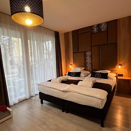 Baobab Suites Siófok Esterno foto