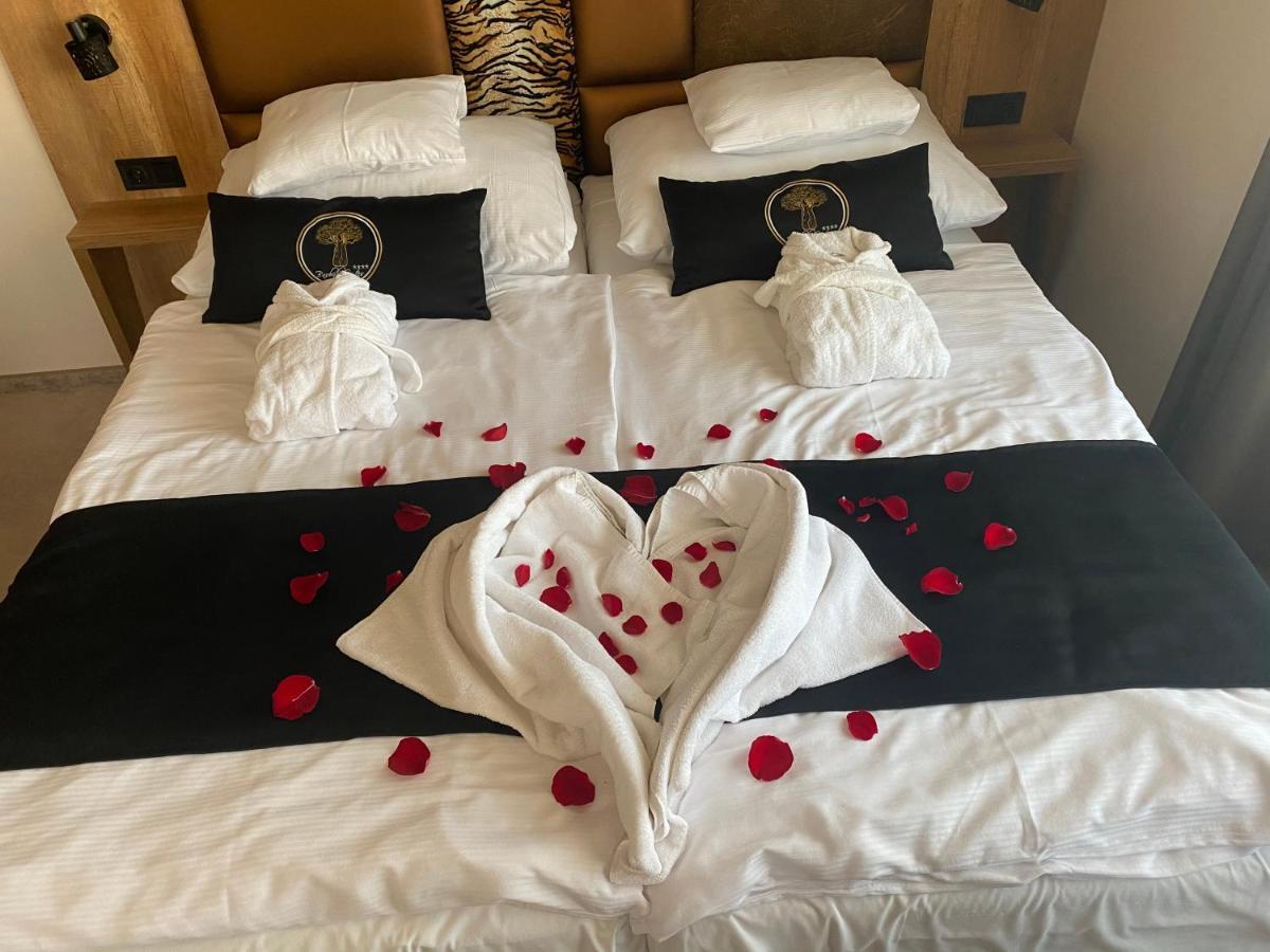 Baobab Suites Siófok Esterno foto