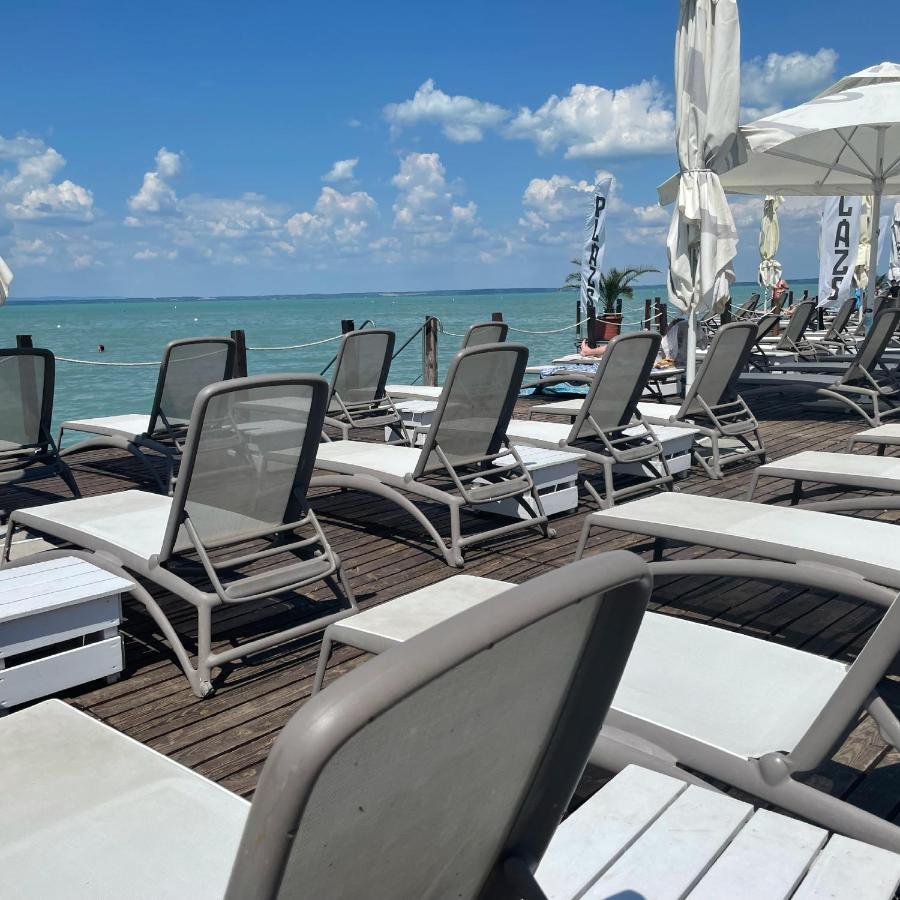 Baobab Suites Siófok Esterno foto
