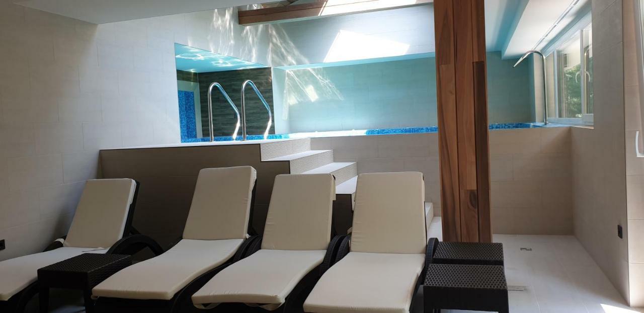 Baobab Suites Siófok Esterno foto