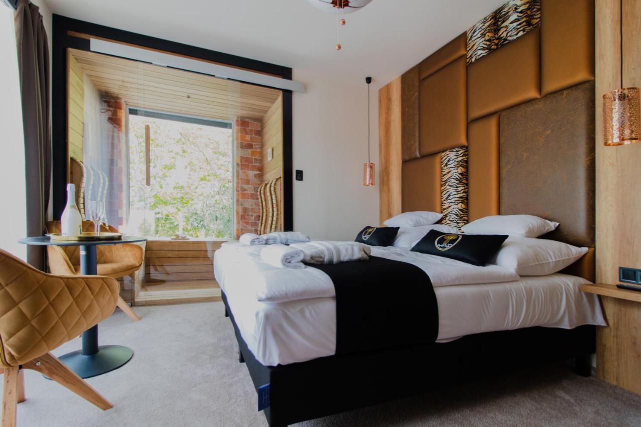 Baobab Suites Siófok Esterno foto
